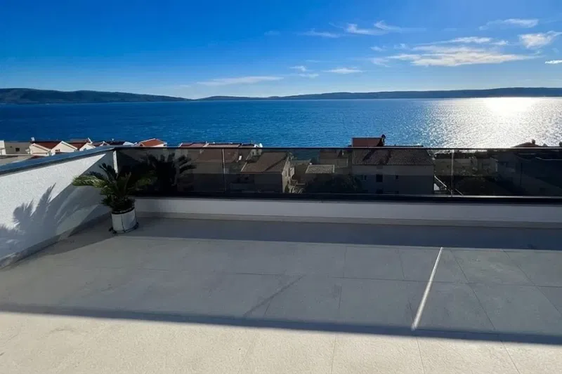 Attico con terrazza sul tetto e vista mare – 2