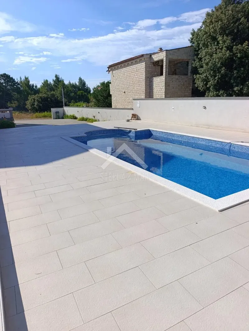 House with 4 apartments and swimming pool - Vir – 2
