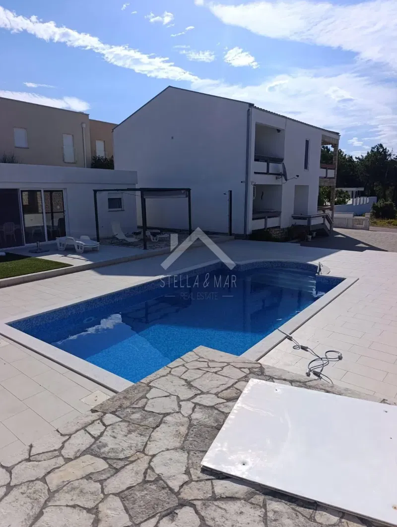 House with 4 apartments and swimming pool - Vir – 3