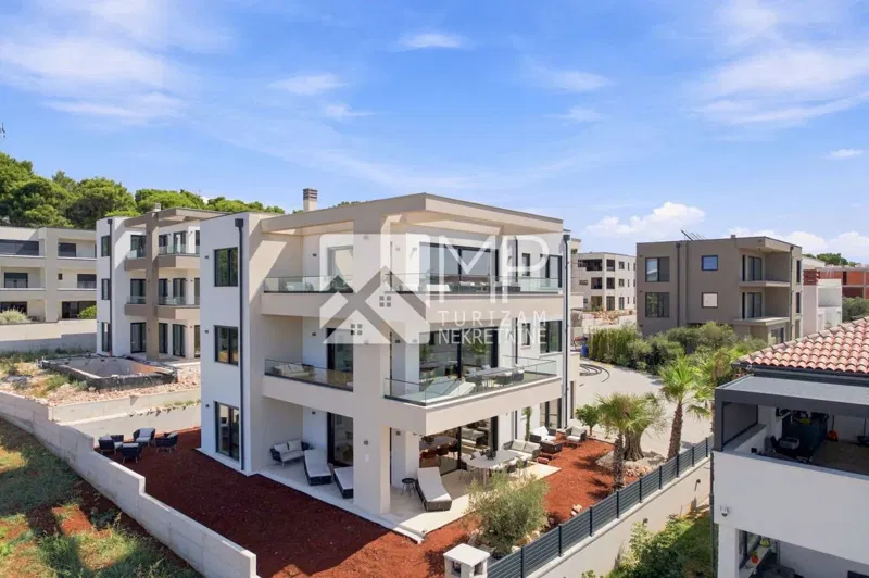 Medulin – Vrčevan | Luxurious ground floor apartment with private garden and possibility of a swimming pool – 2