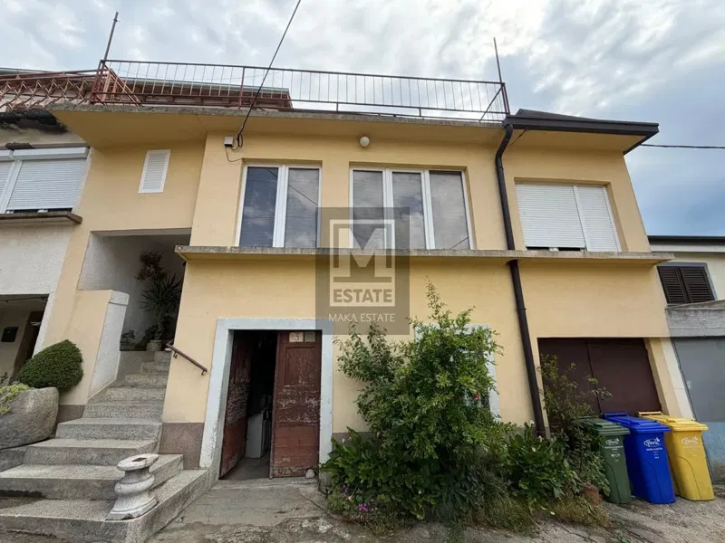 Buzet , okolica , Kuća u nizu u mirnom naselju!