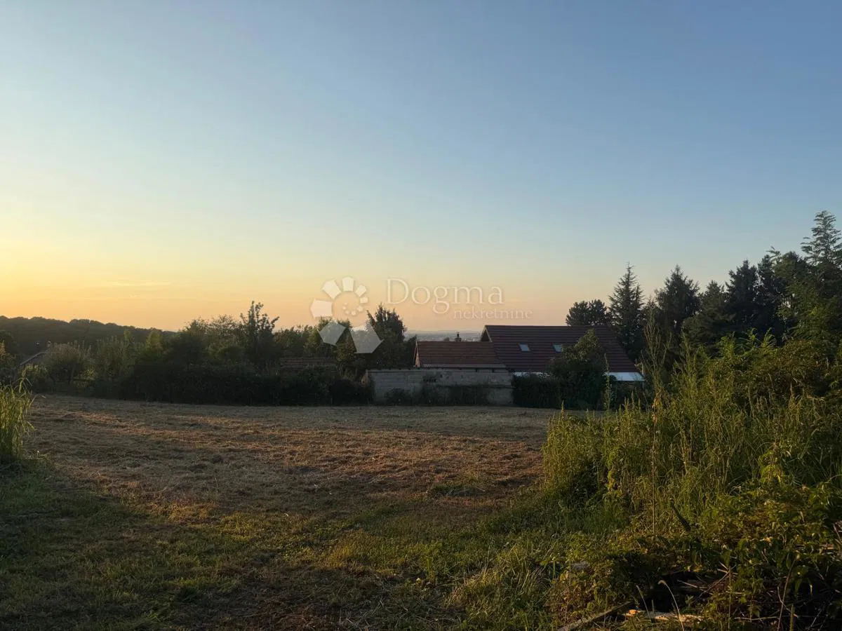 Terreno edificabile Varaždin Breg, Gornji Kneginec, 2.473m2