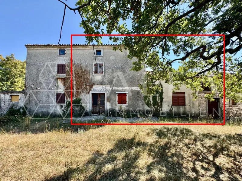 AUTHENTISCHES STEINHAUS ZUR KOMPLETTEN RENOVIERUNG MIT 4.400 m² GRUNDSTÜCK – EXKLUSIV IN UNSEREM ANGEBOT