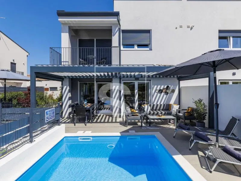 Istrien Poreč, Haus mit Pool, 4 Schlafzimmer, 6 Kilometer zum Meer