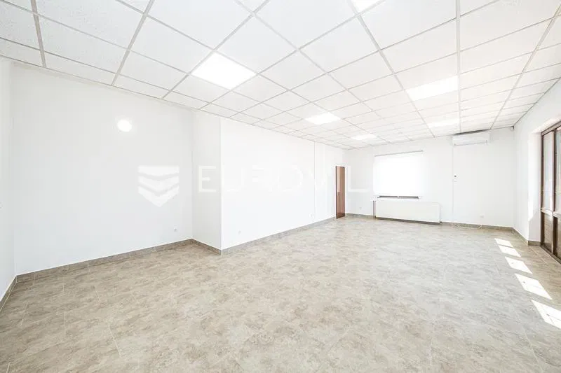 Zagreb, Lučko, commercial space, 55 m² – 3