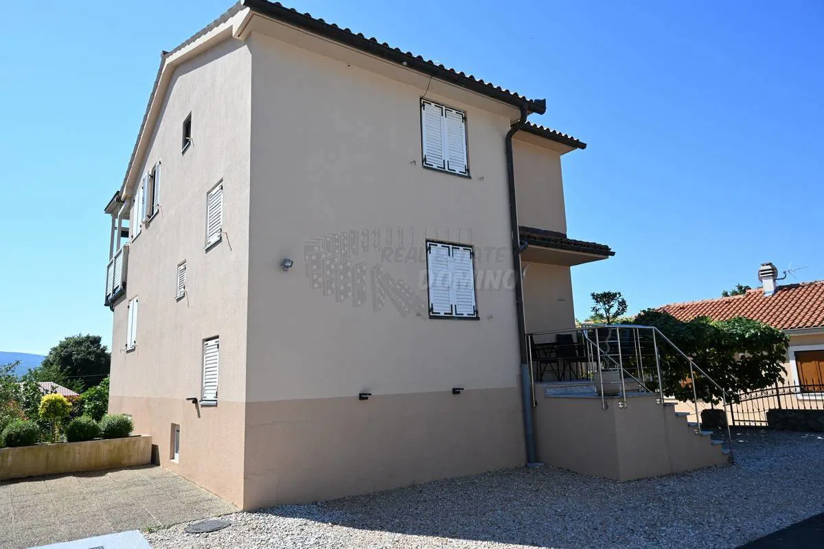 Hiša s 3 apartmaji!! Otok Krk!