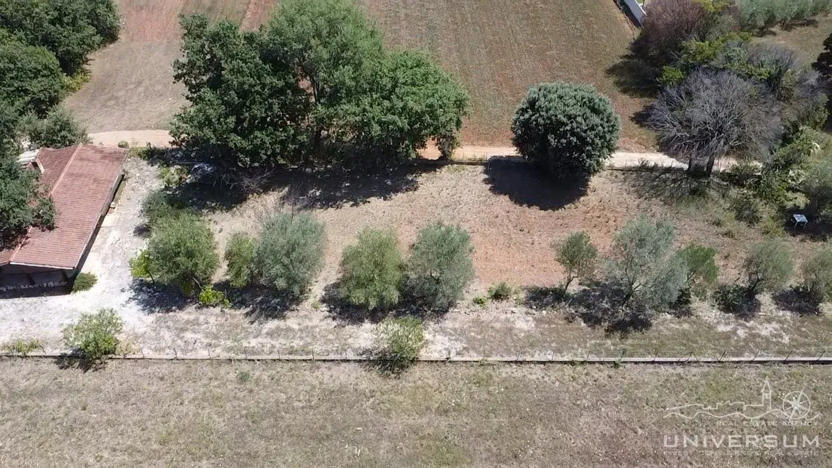 Terreno edificabile con vista mare vicino a Marčana