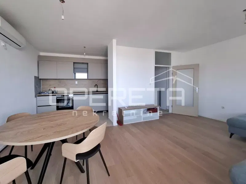 Makarska / Top floor / Elevator / Sea view / Move-in ready – 2