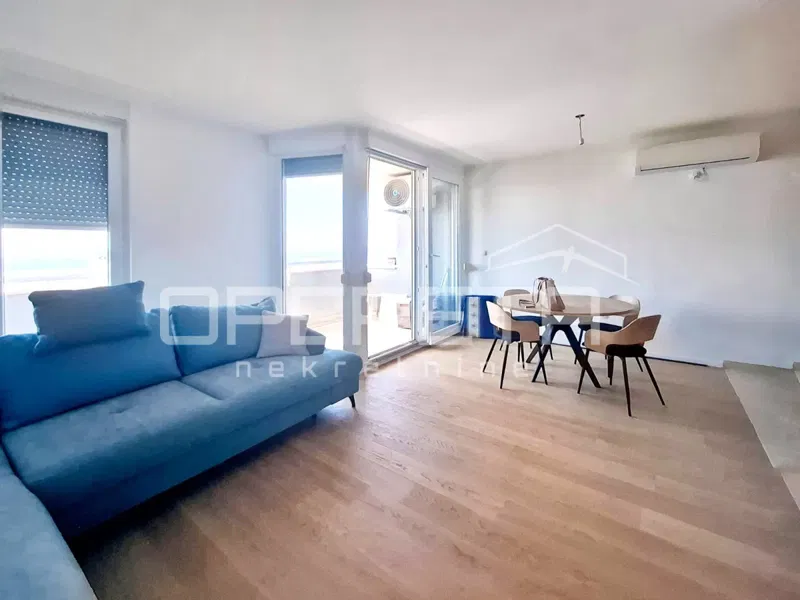 Makarska / Top floor / Elevator / Sea view / Move-in ready – 3