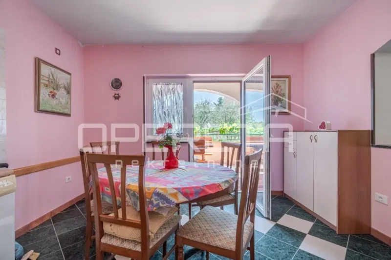 CASA CON ANIMA – GIARDINO MEDITERRANEO E POSIZIONE TRANQUILLA VICINO A UMAGO – 2