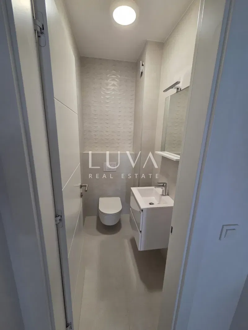 Novalja, modern újépítésű, lakás A2/Z1, NKP 75 m2 – 2