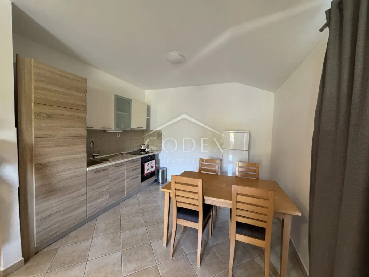 Klimno, Krk - prodaja dvosobnog apartmana s pogledom na more