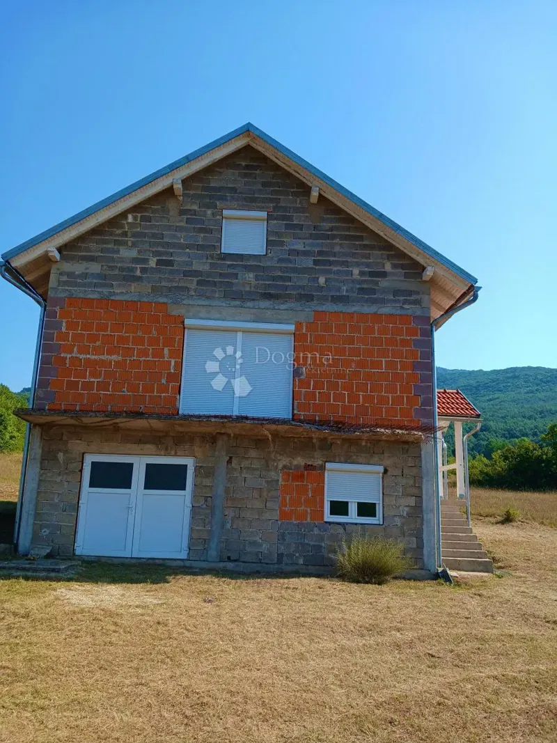 Casa Donji Lapac, 1.643m2 – 3
