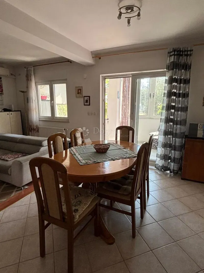 Flat Kaštel Sućurac, Kaštela, 72m2 – 2