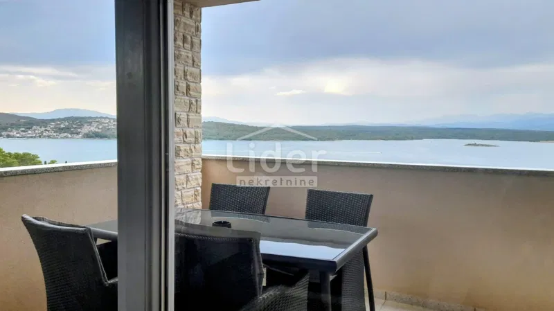 OTOK KRK,KLIMNO-2SB+DB S POGLEDOM NA MORE – 2