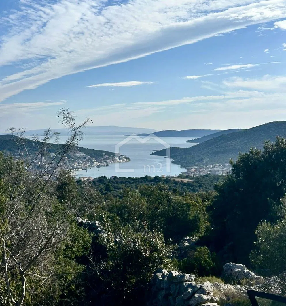 GRAĐEVINSKO - OTVORENI POGLED NA MORE VINIŠĆE
