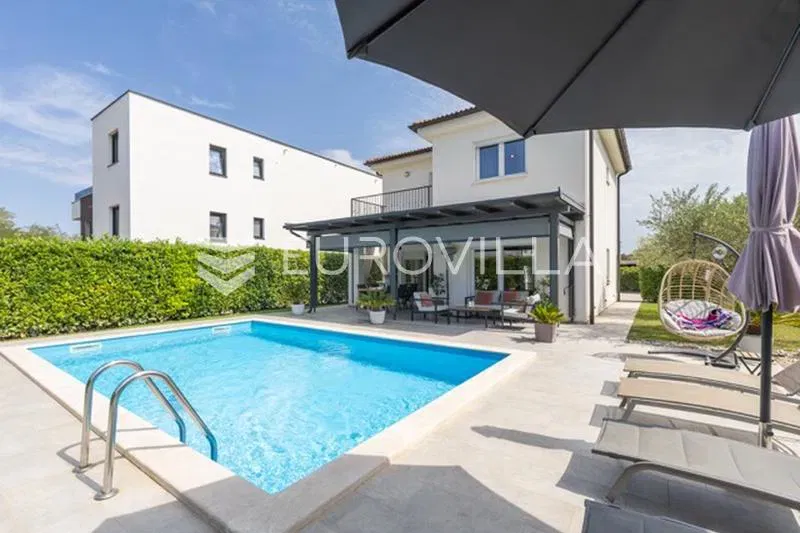 Poreč, Rošini, modern and elegant family villa with a pool and sea view – 2