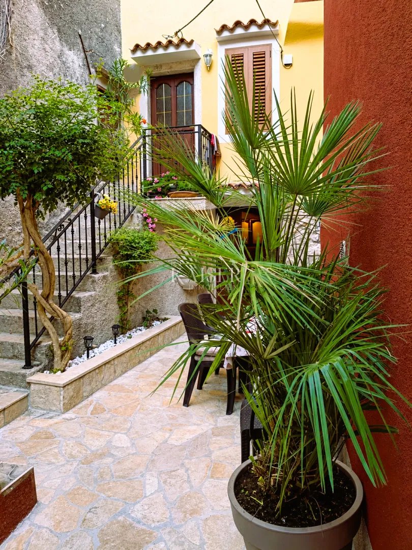 House Cres, 85m2