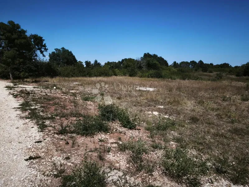 Terreno edificabile Marčana, 1.535m2 – 2