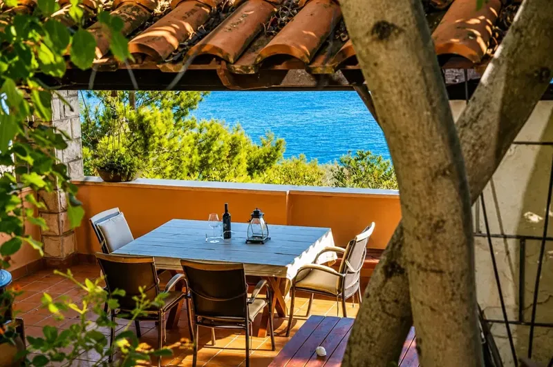 luxury-villa-of-300-m2-first-row-to-the-sea-on-great-location-in-dubrovnik – 3