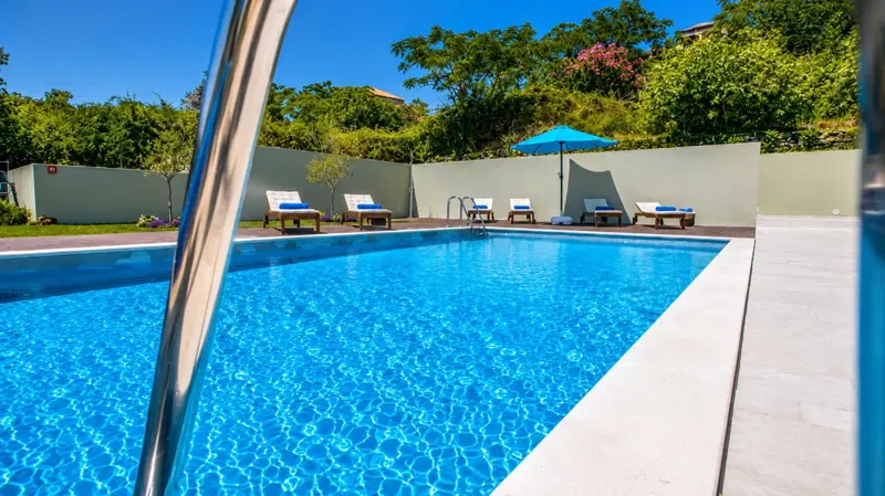 luxury-villa-in-greenery-with-pool-sea-view – 2