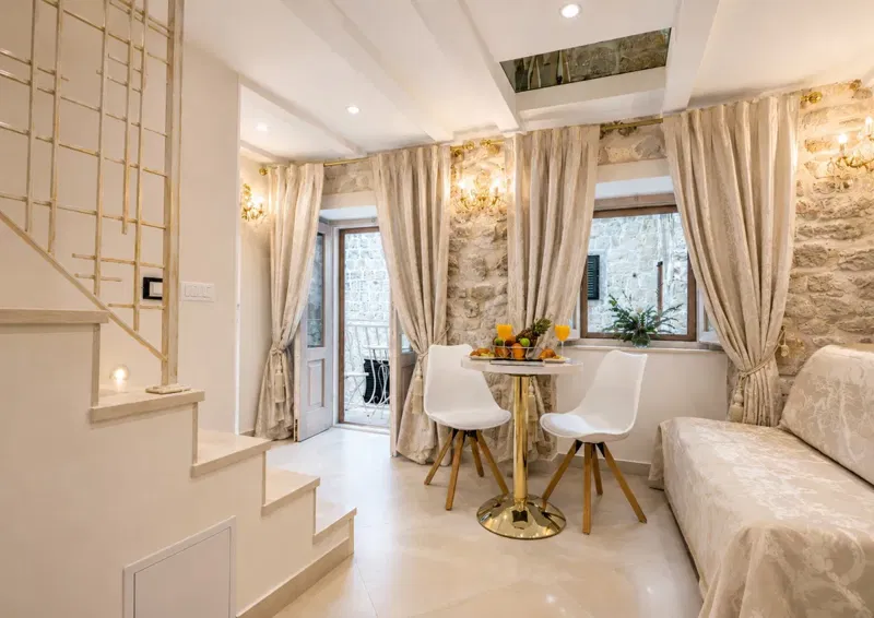 5-luksuznih-apartmana-ekskluzivna-vila-u-starom-gradu-uhodan-posao-turistickog-iznajmljivanja