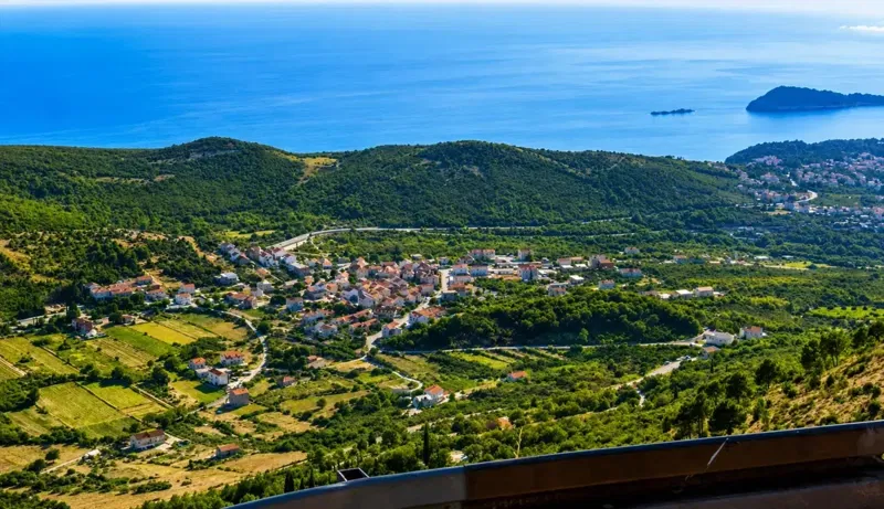 gradevinsko-zemljiste-874-m2-s-pogledom-na-more-dubrovnik-okolica-zvekovica