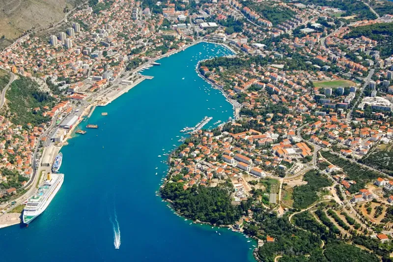 prostrani-poslovni-prostor-cca-400-m2-na-trazenoj-lokaciji-dubrovnik