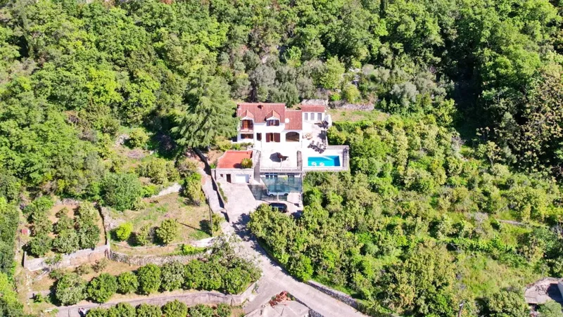 villa-with-swimming-pool-on-a-property-of-approximately-4-200-m2-beautiful-surroundings-of-untouched-nature-top-potential-dubrovnik-area – 3
