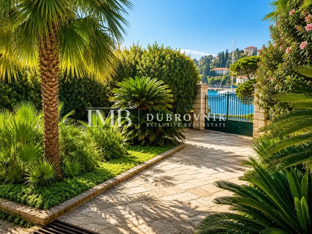reprezentativni-ljetnikovac-uz-more-dubrovnik-rijetka-prilika