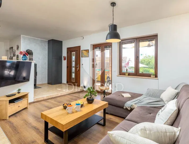 Pula, a house for tourism and life not far from the city – 2