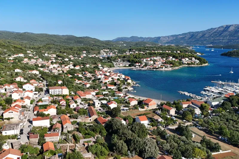 Apartmanska kuća s pogledom na more