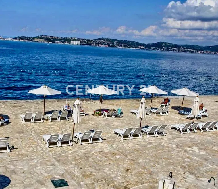 UMAG, CRVENI VRH, ONE-BEDROOM APARTMENT WITH SEA VIEW! – 2