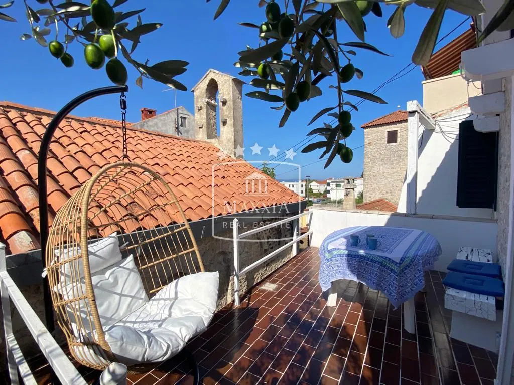 Zadar - Diklo - kamena kuća pogled more i dvorište,150 m od plaže!339.000€