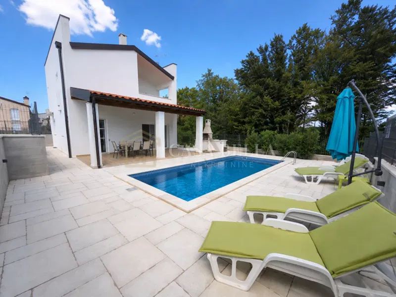 Villa s bazenom, Tinjan, 84m2, 2S+DB