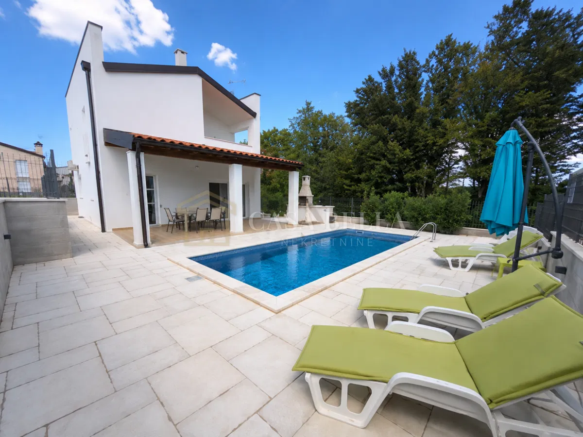 Villa s bazenom, Tinjan, 84m2, 2S+DB