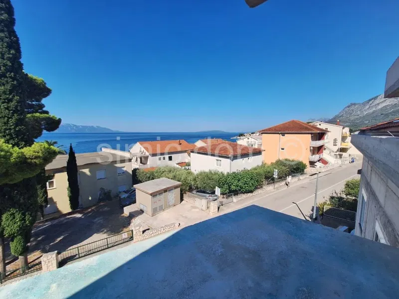 Jednosoban stan s pogledom, Gradac