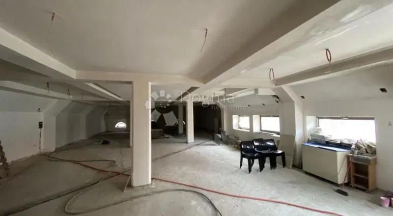 Lokal użytkowy Centar, Sisak, 280m2