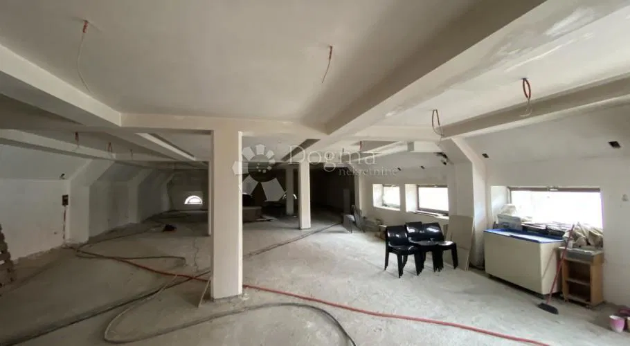 Lokal użytkowy Centar, Sisak, 280m2