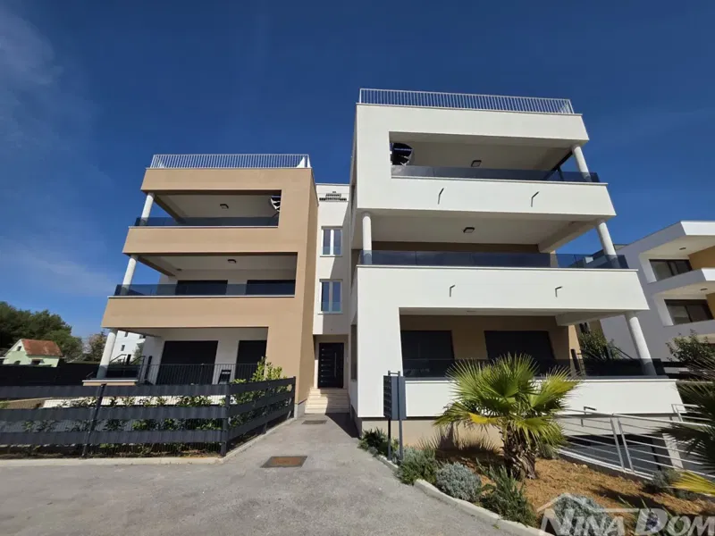 Apartman s pogledom na more – 50 m od plaže, Sukošan