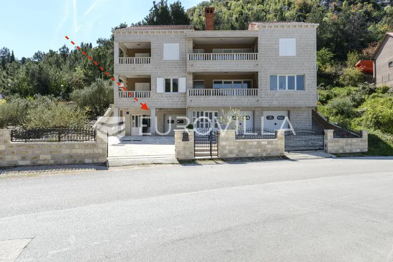 Slivno, Blace, stan oznake S6 za adaptaciju 65 m²