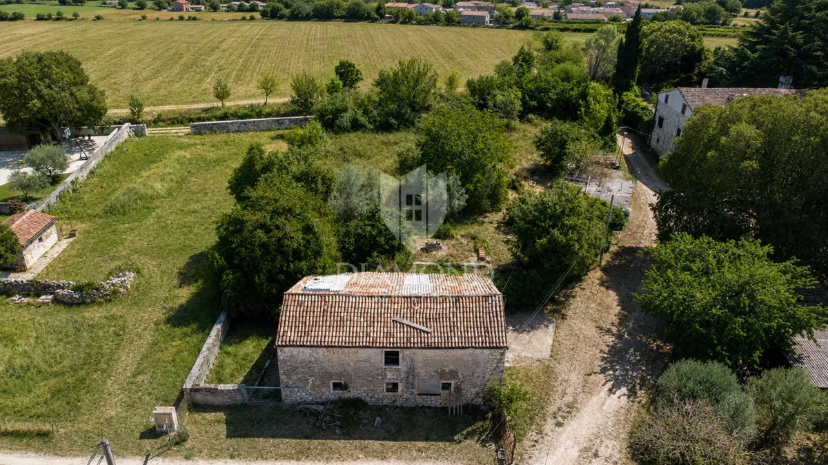 Parenzo, Višnjan, casa indipendente in pietra con ampio giardino!
