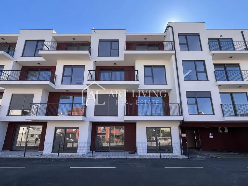 Umag, centar - atraktivan stan s 2 parkirna mjesta, PRILIKA