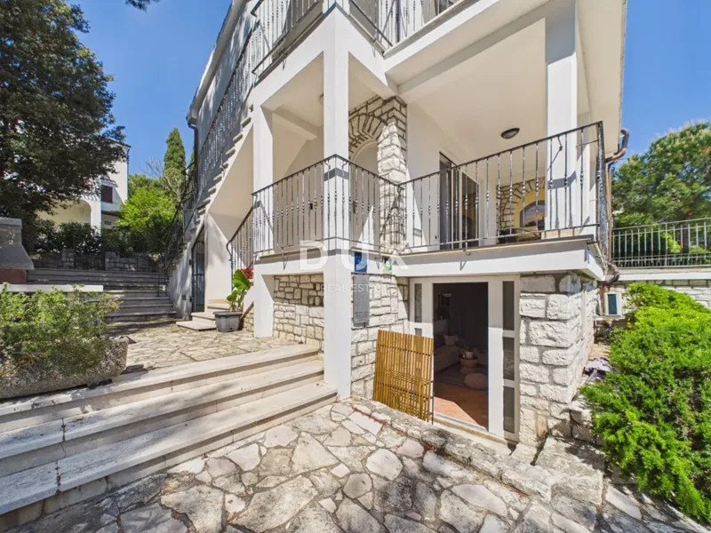 Isztria, Rovinj, apartmanház, 120 m2, 50 méterre a tengertől – 2