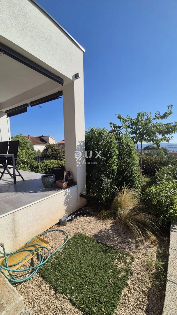 Biograd, Sveti Filip i Jakov, casa, 95,53 m2, giardino, piscina