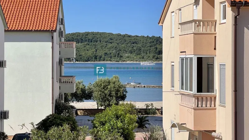 VODICE - SRIMA, top lokacija, 80 m od mora, 1. kat, pogled na more, lift, 2 parkinga – 3