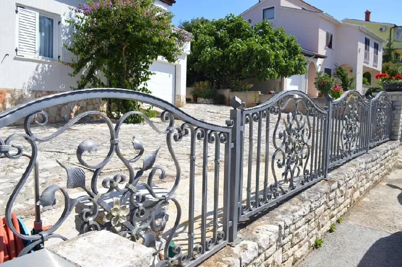 VILLA IN PJEŠČANA ONLY 100 M FROM THE SEA!! – 2