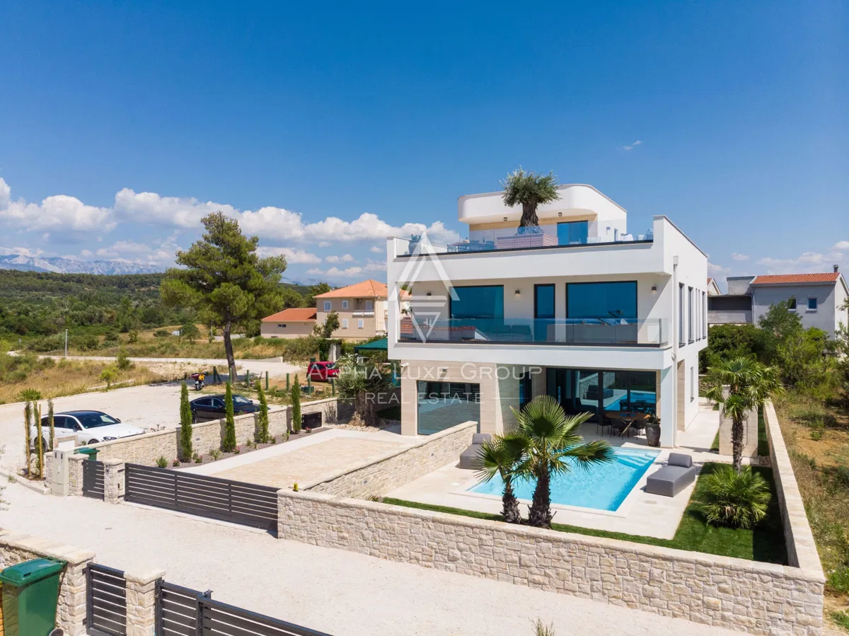 Észak-Dalmácia, Ljubač: Luxusvilla a tengerparton