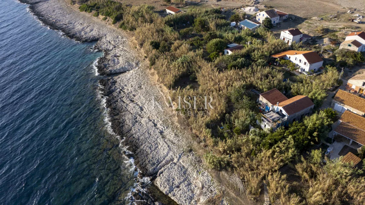 Vele Srakane-sziget – Egyedi kőrom az első sorban a tengertől, 163 m²-es telekkel és privát strandhozzáféréssel