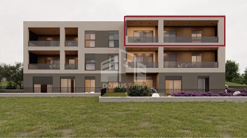 KAŠTEL NOVI*** Trosobni stan na drugom katu s dva parkirna mjesta